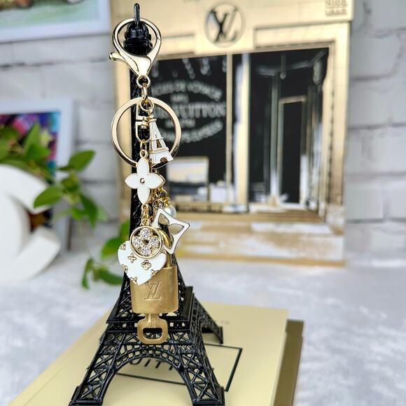 Louis Vuitton Vintage Lock and Key #317 on Paris Heart Keychain Bag Charm CUSTOM - Picture 2 of 6